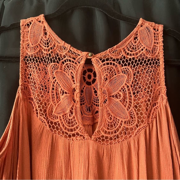 Fall off-the-shoulder dress - Picture 2 of 5